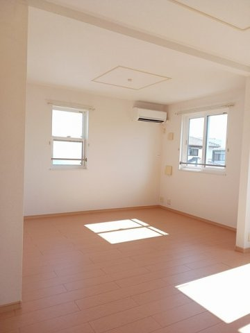 ヴェール　シェトワ花園の居間・リビング