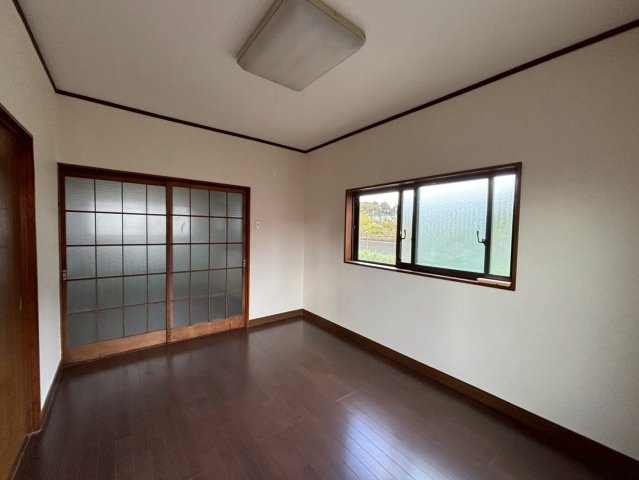 ゆったり過ごせる居間です