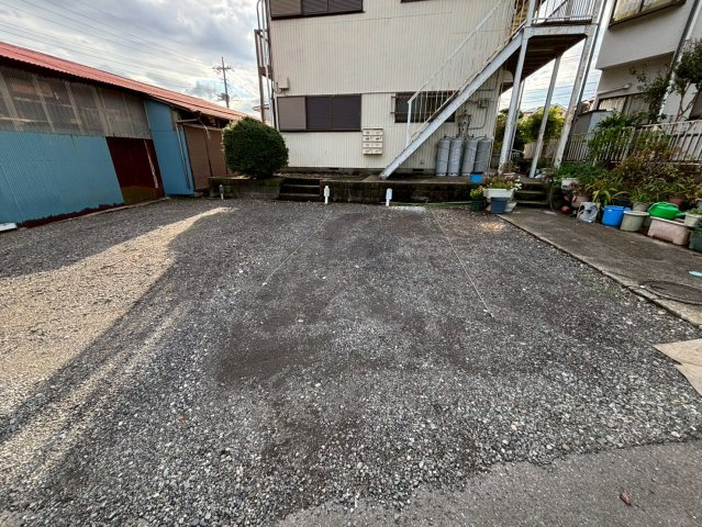 駐車場があるので、車を買う予定の方も安心です