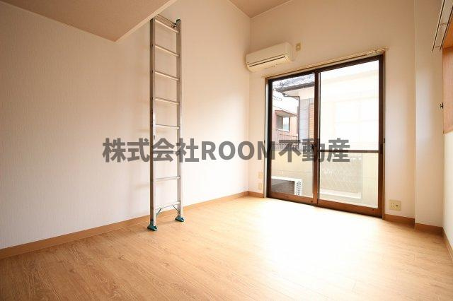 ラケットクラブの居間・リビング|ゆったりとした居間です