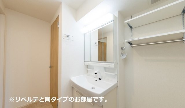 川崎市多摩区長沢２丁目のアパートの洗面所