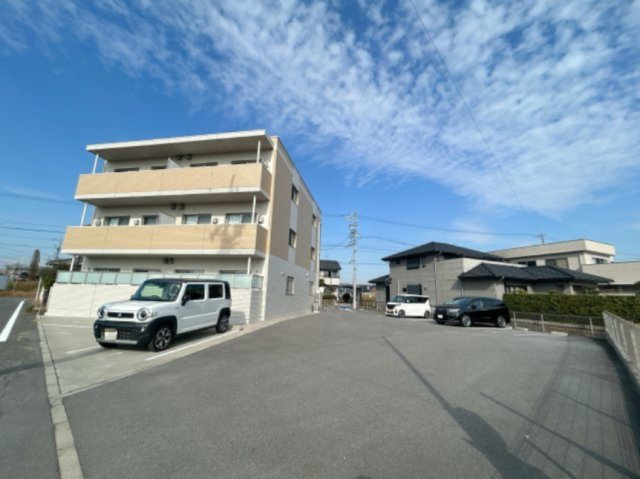 ファミール新舞子の駐車場