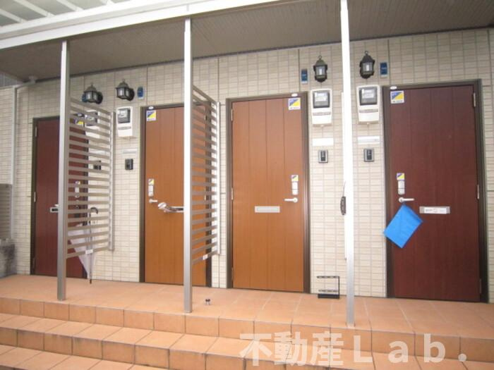 ルグランコート B棟のエントランス