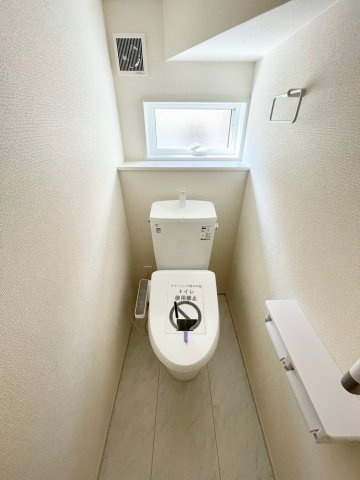 長野箱清水第3のトイレ|1、2階それぞれにトイレ完備！温水洗浄便座機能付きです♪