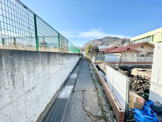 長野箱清水第3の前面道路含む現地写真