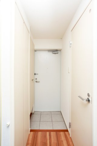 サヴォイコートオブアームズ　2階の玄関|別号室のものになります。現状優先。