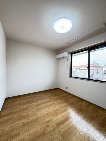 コンフォールコート　A棟の洋室