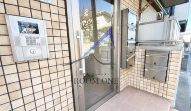 ナショナルステージのエントランス|エントランスです。