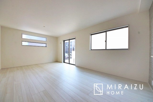 【外観】 | 日当たりの良いお家は嬉しいですよね。それぞれ価値観が分かれる箇所です、実際に内覧して日当たりの心地よさをご体感下さいね♪