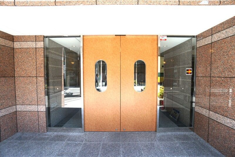 エクセレント上新２０のエントランス