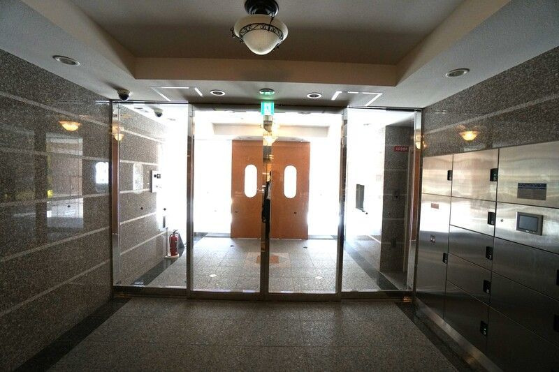 エクセレント上新２０のロビー