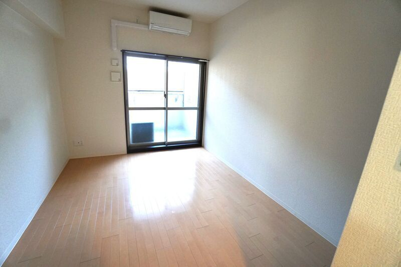 エクセレント上新２０の洋室