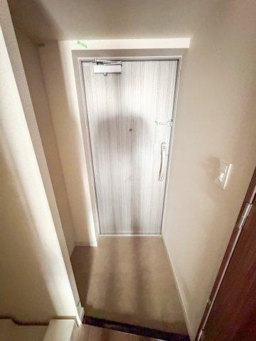 プレサンス桜川グロワールの玄関