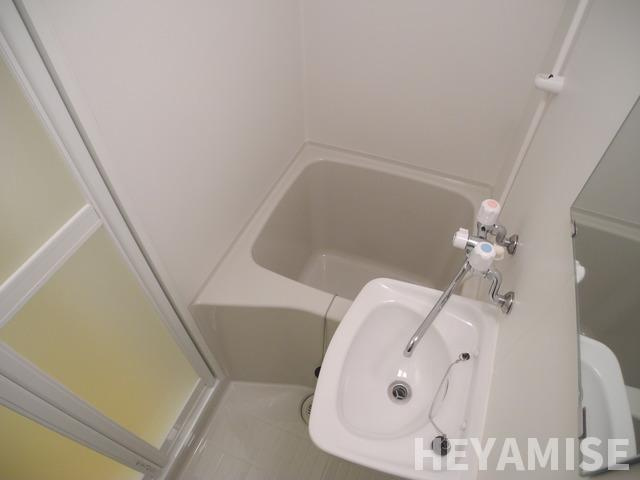 デ・クメール宝町の浴室|※同間取りの別の階のお部屋の写真です※