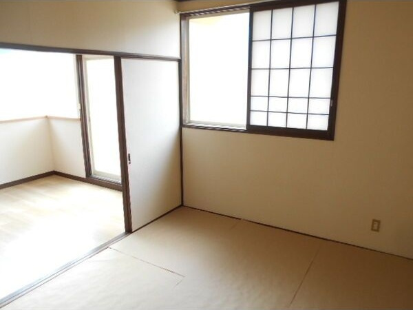 タウンハウスヨシダA棟の和室