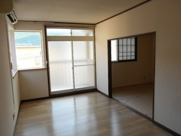 タウンハウスヨシダA棟の洋室