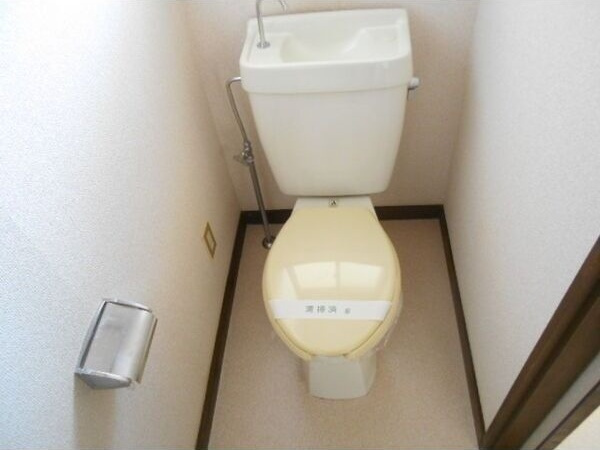 タウンハウスヨシダA棟のトイレ