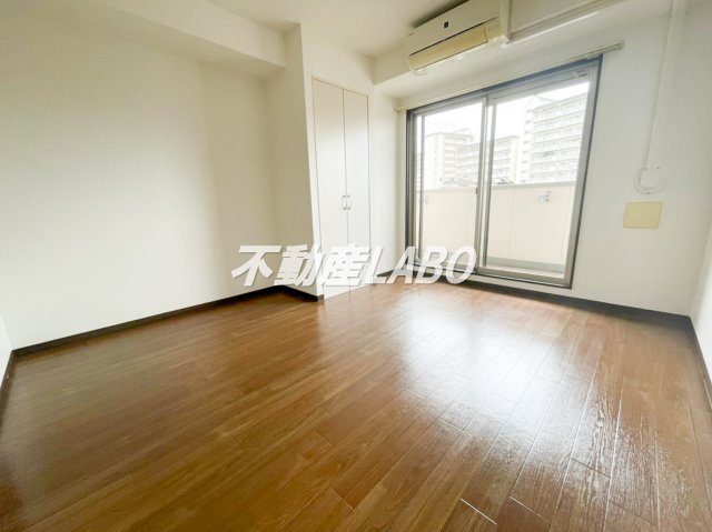 ELLE難波WESTの居間・リビング