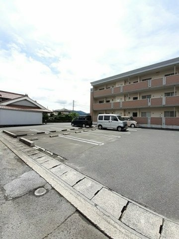 ランデュ－ルＤの駐車場