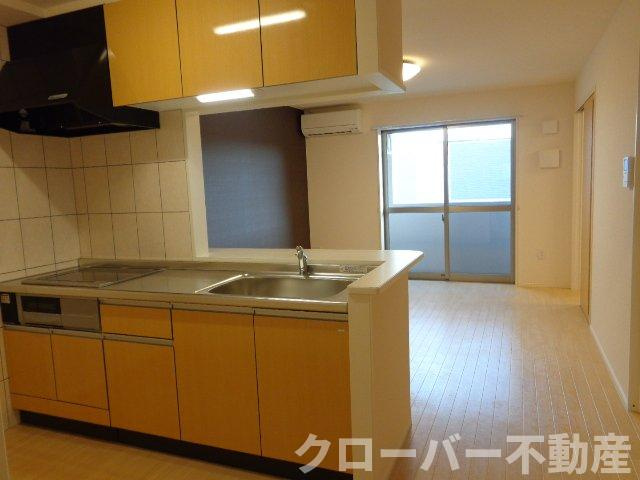 グラン　マーサのキッチン|3口のIHヒーター