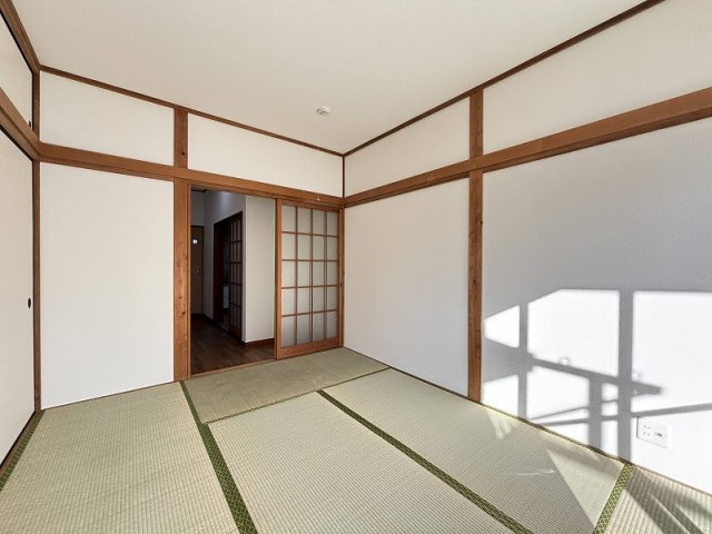 落ち着いた雰囲気の和室付きです