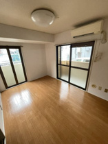 ゆったり過ごせるリビングです