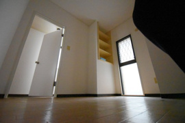 内装は落ち着いています