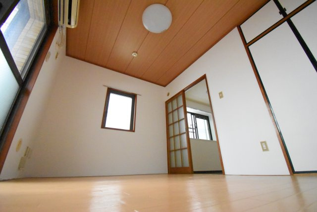 明るい室内です