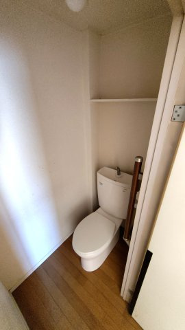 コンパクトで使いやすいトイレです