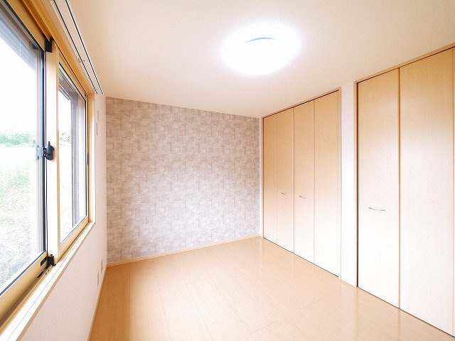 コート宮ノ下の洋室|落ち着いた色調の洋室です