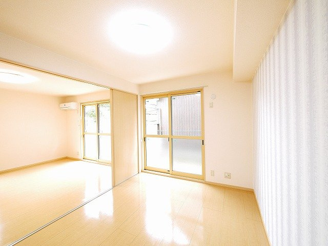 コート宮ノ下の寝室|スタンダードな洋室です