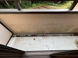 バルコニーからの眺めを楽しみながら食事をしませんか