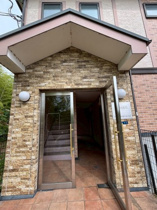 清潔なエントランスです