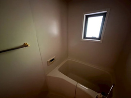 落ち着いた空間のお風呂です