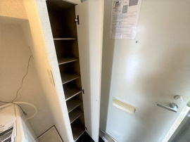 明るい色調の室内です