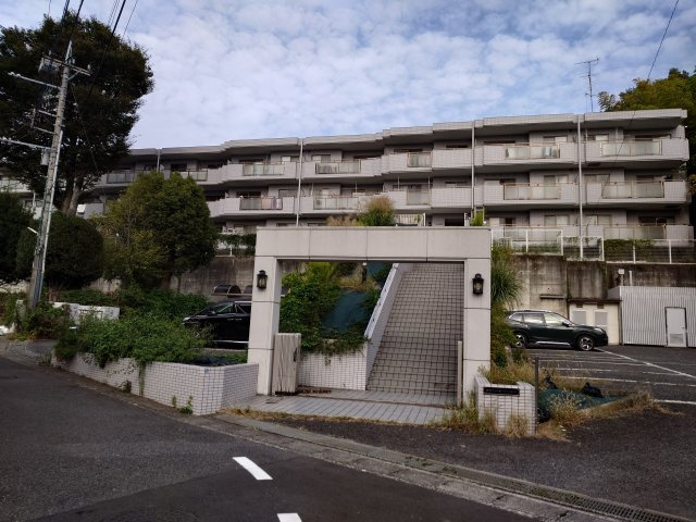 読売ランド第一マンションズの外観