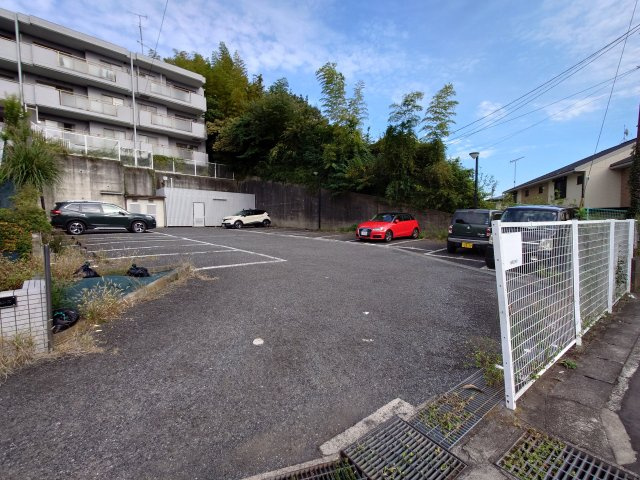 読売ランド第一マンションズの駐車場