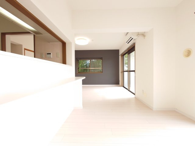 読売ランド第一マンションズの居間・リビング