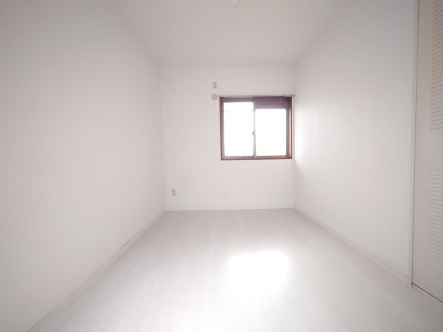 読売ランド第一マンションズの居間・リビング