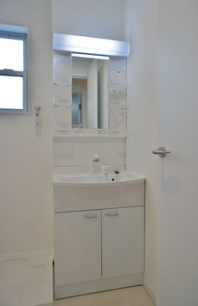 神戸市長田区収益アパート　KARIN新長田フロントの独立洗面台