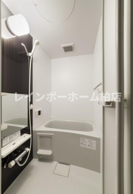 仲介手数料（賃料の1.10ヵ月）無料対象物件！の浴室|ゆったり過ごせるお風呂です