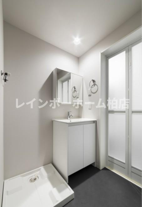 仲介手数料（賃料の1.10ヵ月）無料対象物件！の洗面所|脱衣スペースもあります