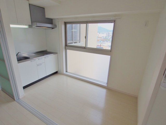リアルエステート東原タワーのキッチン