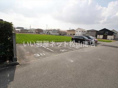 【駐車場】 | ロイヤル・ヴィラ