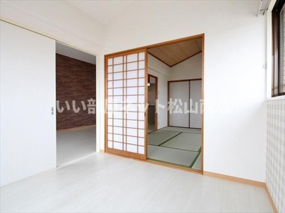 【洋室】 | ロイヤル・ヴィラ