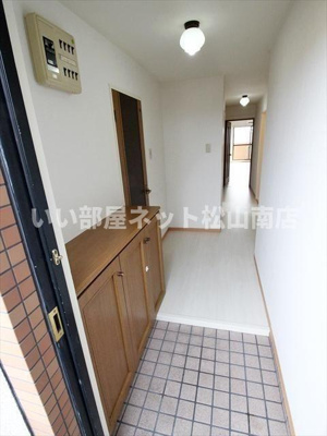 【玄関】 | ロイヤル・ヴィラ