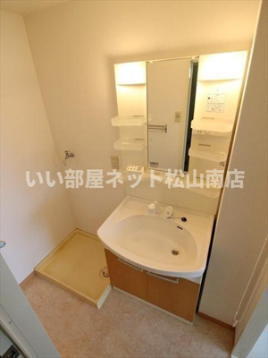 【洗面所】 | ロイヤル・ヴィラ