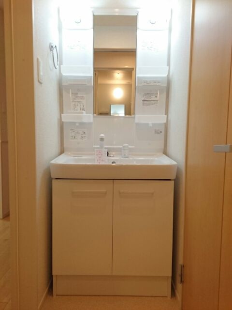 メゾン　ド　ディアスの洗面所