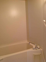 落ち着いた空間のお風呂です