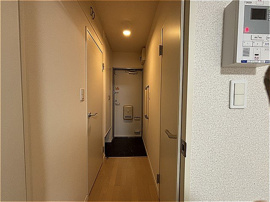 毎日通る玄関はこちらです